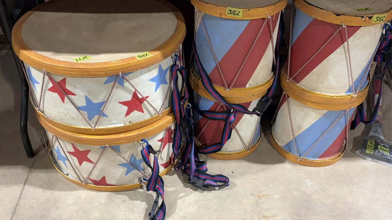 2 x Wood Base Drums with Shoulder Straps approx. Diametre of 21 1/2" x 10" H and 4 x Wood Base Drums with Shoulder Straps approx. Diametre of