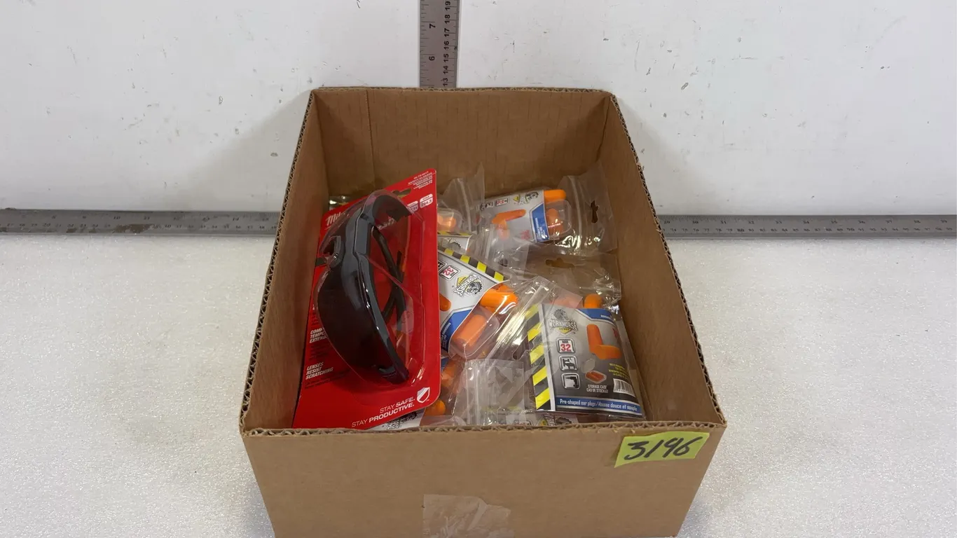 Box of 9 Bags of Workhorse Safety Ear Plugs with 10 Pairs per Bag NRR 32 and 1 Pair of Milwaukee Safety Glasses Tinted *Unreserved*