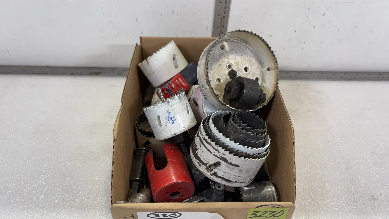 Box of Assorted Hole Saw Bits, approx. 40 pce, approx. Dimensions of Box 12 1/2" x 8 1/2" x 4 1/2" *Unreserved*