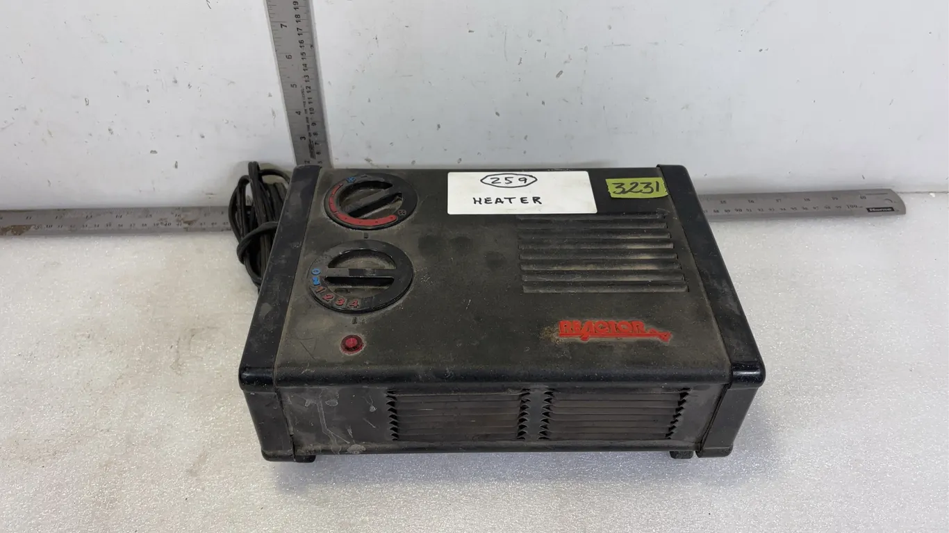 Reactor 1500W Electric Portable Heater, Working Condition, approx. Dimensions of Lot 11 1/2 x 8" x 5 1/2" *Unreserved*