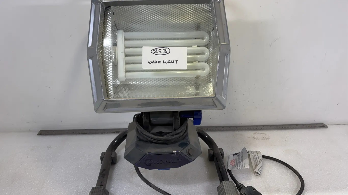 Kobalt Work Light, Model No. KBLT65WFL, DOM: 20/03/2013, approx. Dimensions of Lot 23" x 15" x 10" *Unreserved*