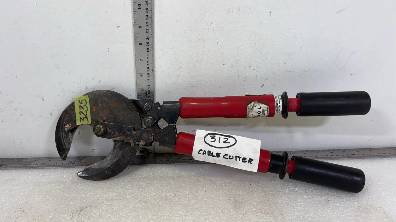 Large Handheld Cable Cutter, approx. Dimensions of Lot 20" x 6" *Unreserved*