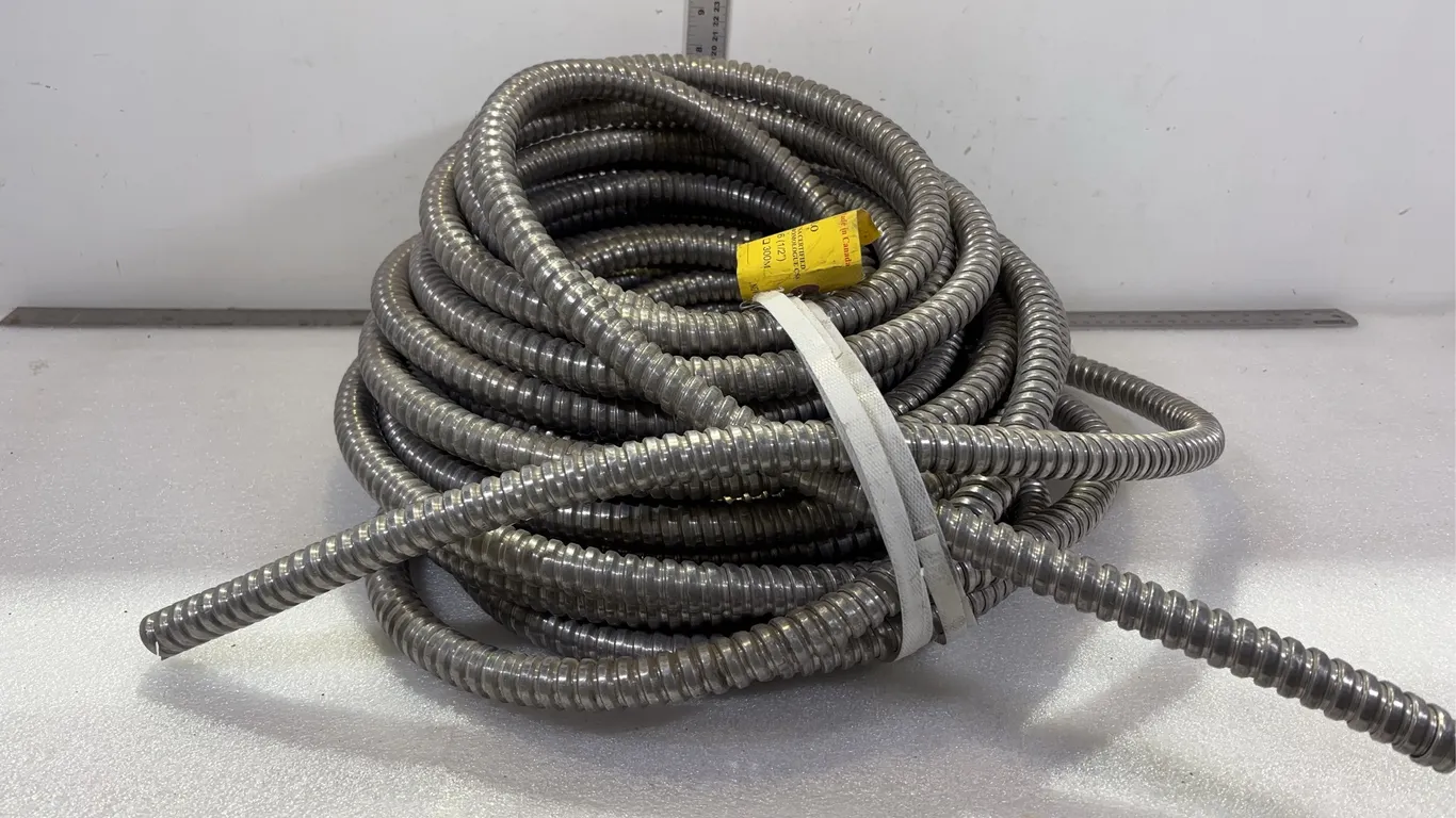 Roll of approx. 25ft of 5/8" Cable Conduit, Dimensions of Lot 17" x 18" x 9" *Unreserved*