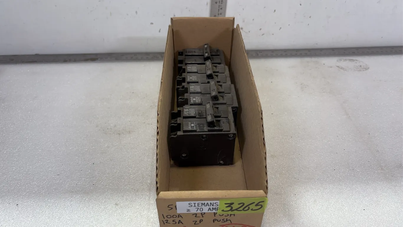 Box of Siemans 70A Breakers, 4 pce, approx. Dimensions of Lot 12 1/2" x 4 1/2" x 4 1/2" *Unreserved*