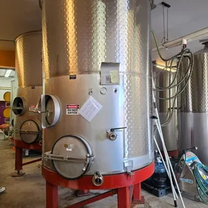 WESTEC TANK COMPANY 1,543 GALLON STAINLESS STEEL WINE TANK