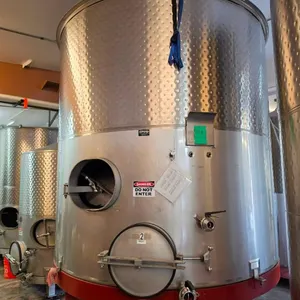 2,969 GALLON STAINLESS STEEL WINE TANK