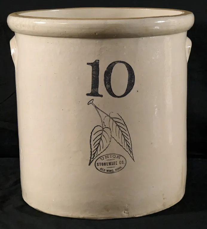 10 GAL RED WING STONEWARE BLACK BIRCHLEAF CROCK