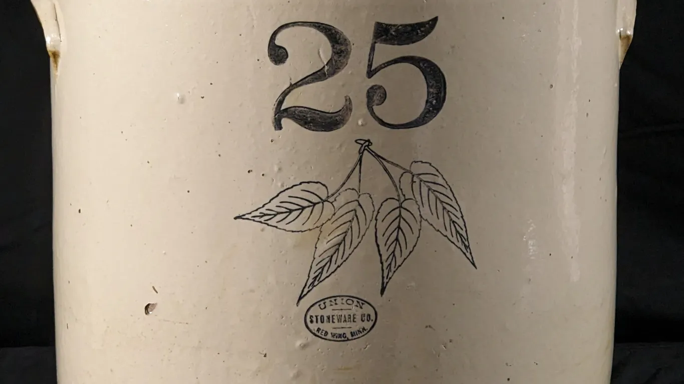 25 GAL RED WING STONEWARE BLACK BIRCHLEAF CROCK