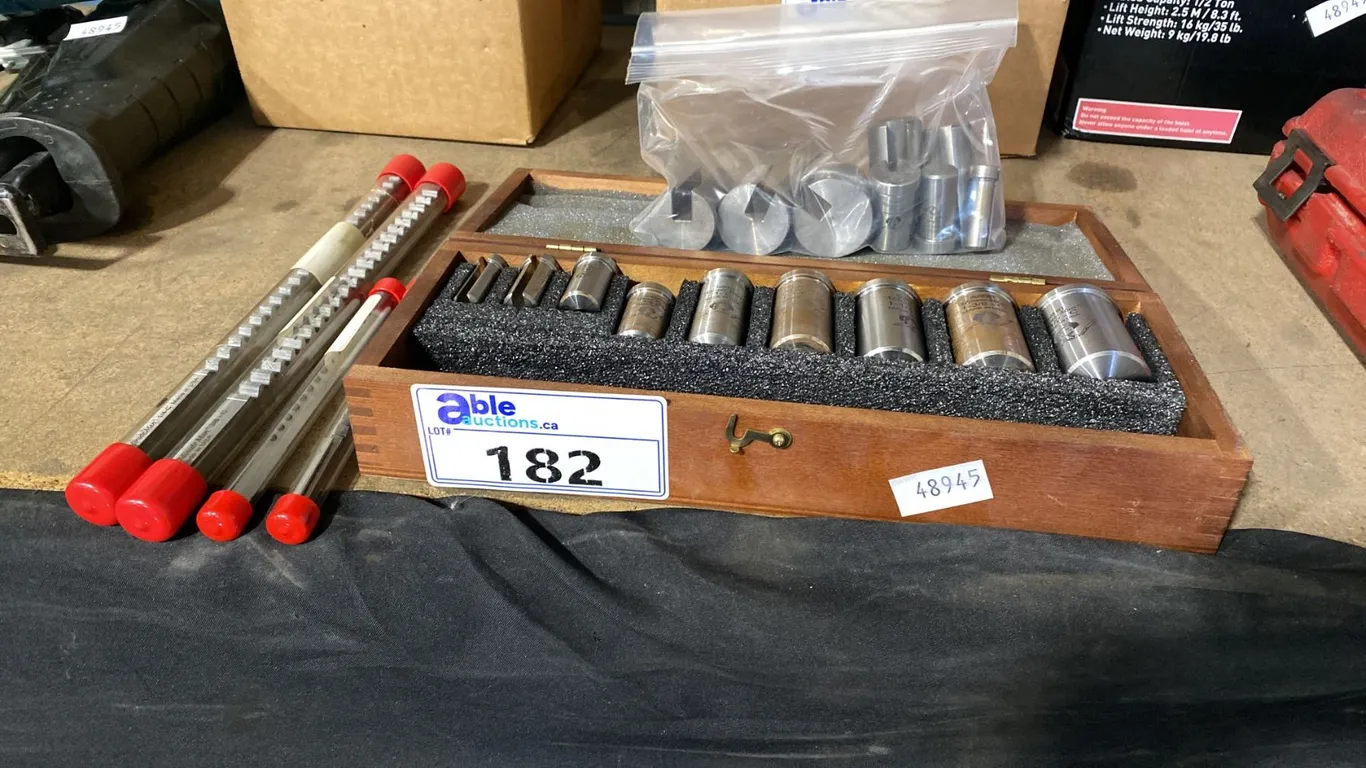 DUMONT MINUTE MAN KEYWAY BROACH SET IN WOODEN CASE