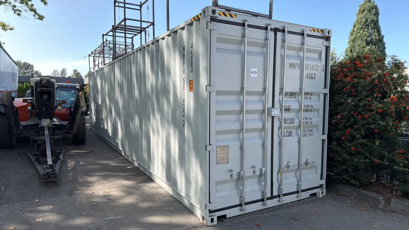 GREY 40' 52,910 LB MAX CAPACITY INDUSTRIAL TRANSPORT CONTAINER WITH 4 DUAL SWING SIDE DOORS DUAL