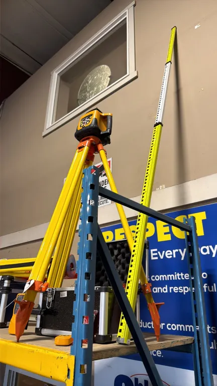 SELF LEVELING ROTARY LASER SET IN TRANSPORT CASE WITH TRIPOD & SURVEYORS RULER