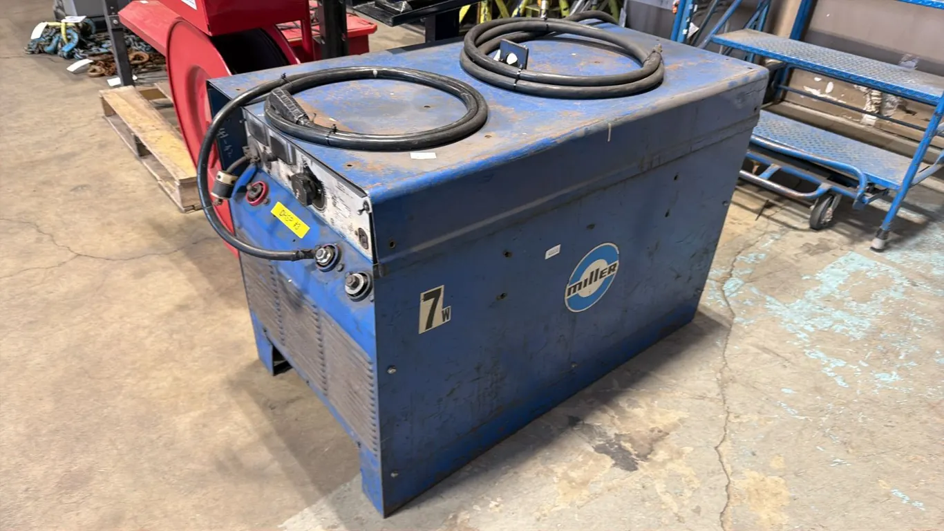 MILLER MP-65E, 650 AMP CONSTANT POTENTIAL INDUSTRIAL DC ARC WELDER