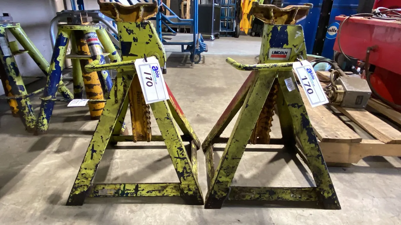 PAIR OF LINCOLN JACK STANDS