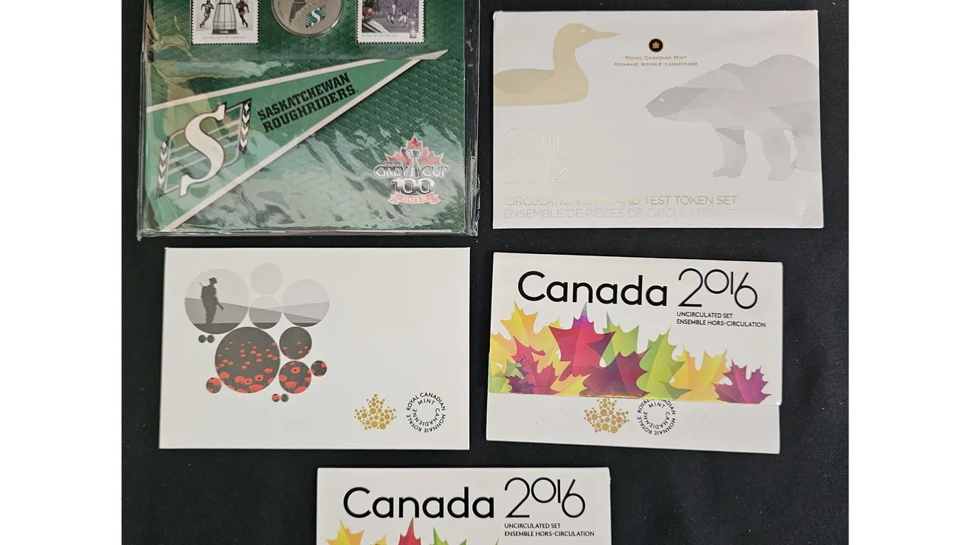 2012 SASKATCHEWAN ROUGHRIDER QUARTER & STAMP SET,(2) 2016 UNCIRCULATED SET, 2015 REMEMBRANCE SET &