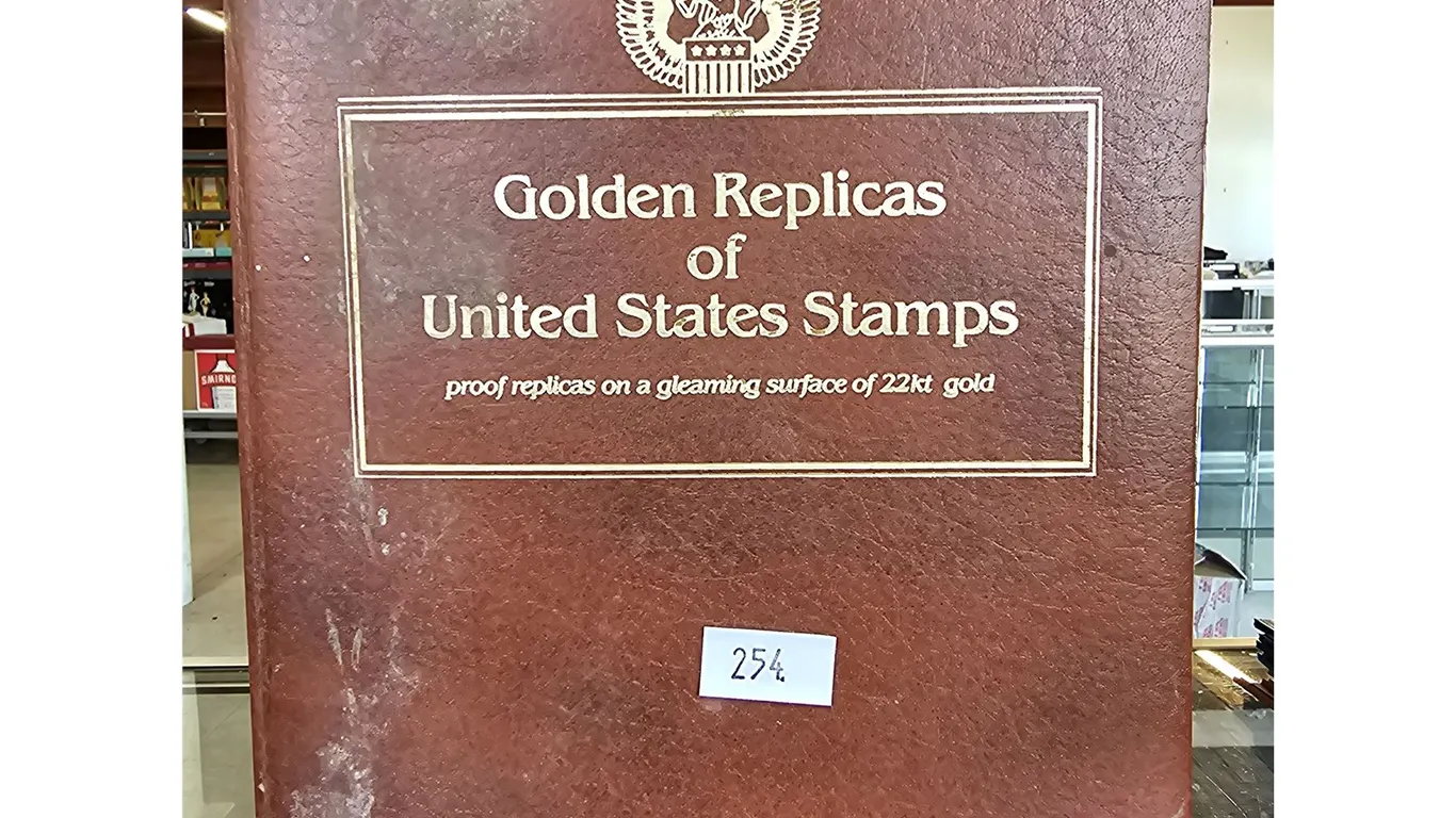 BOOK OF 22K GOLD FOIL US REPLICA STAMPS