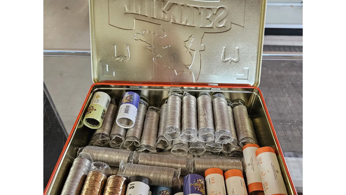 METAL BOX OF ASSORTED CAD ROLLED COLLECTIBLE COINS: LOONIES, QUARTERS & NICKELS