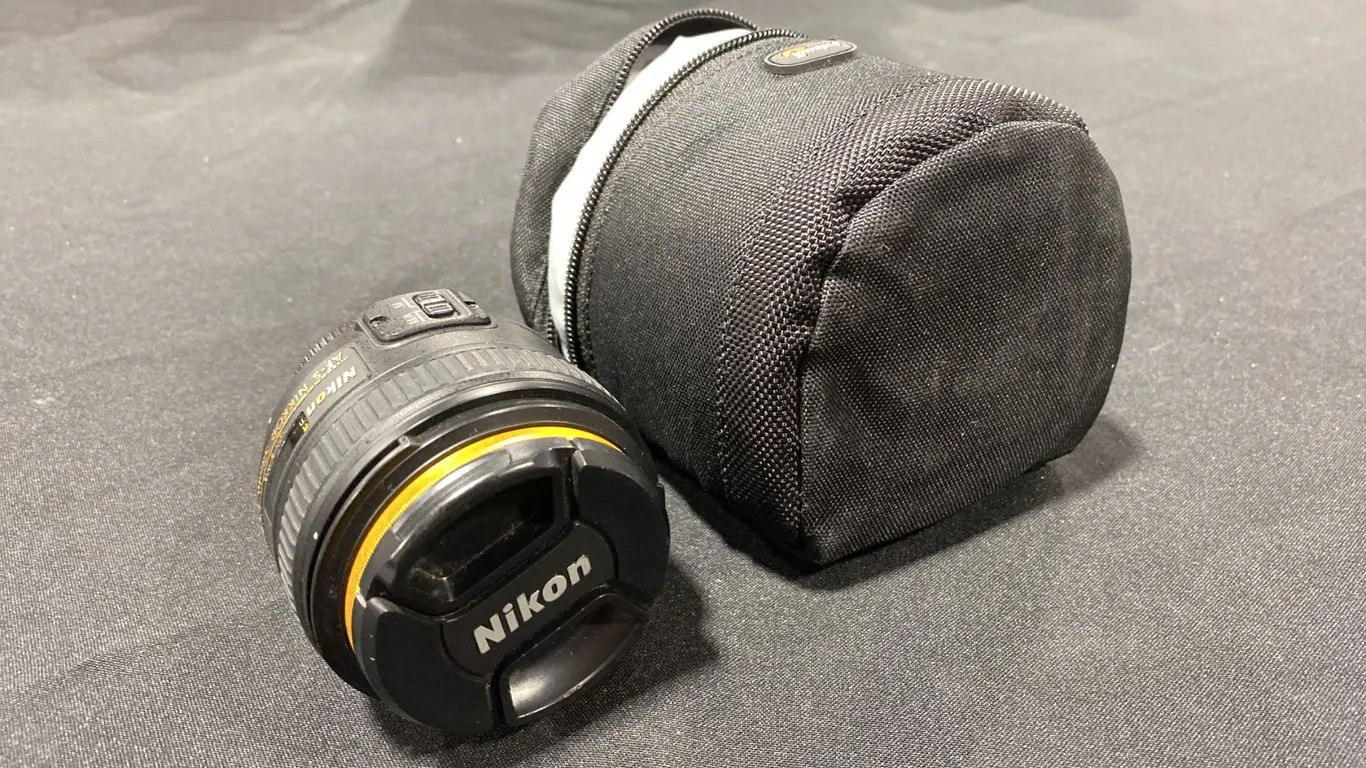 NIKON AF-S NIKKOR 50MM 1:1.4G CAMERA LENS WITH CASE