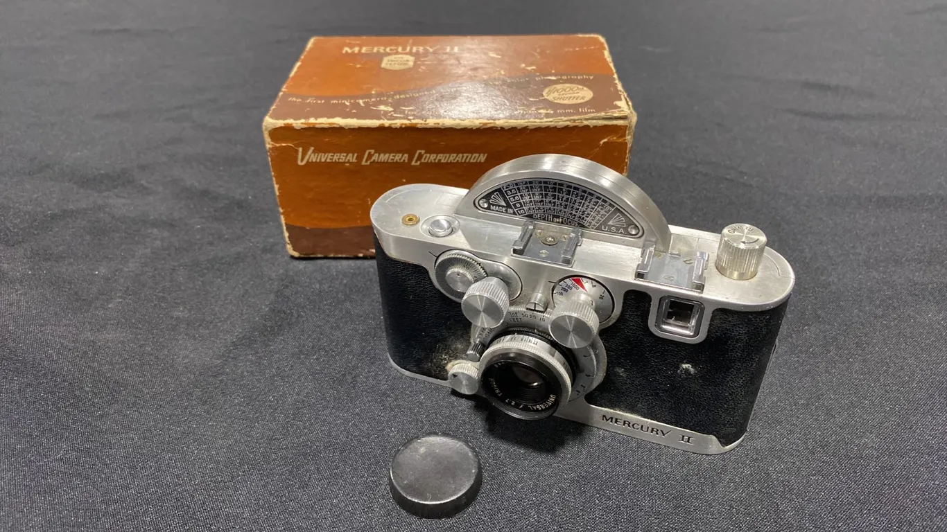 MERCURY II (1/2 FRAME) 35MM FILM CAMERA (1946-48) WITH ORIGINAL BOX (MADE IN USA)