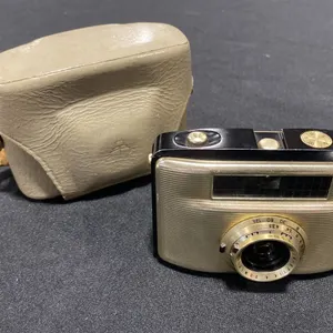 PENTACON PENTI I MID CENTURY 1/2 FRAME 35MM FILM CAMERA WITH ORIGINAL CASE
