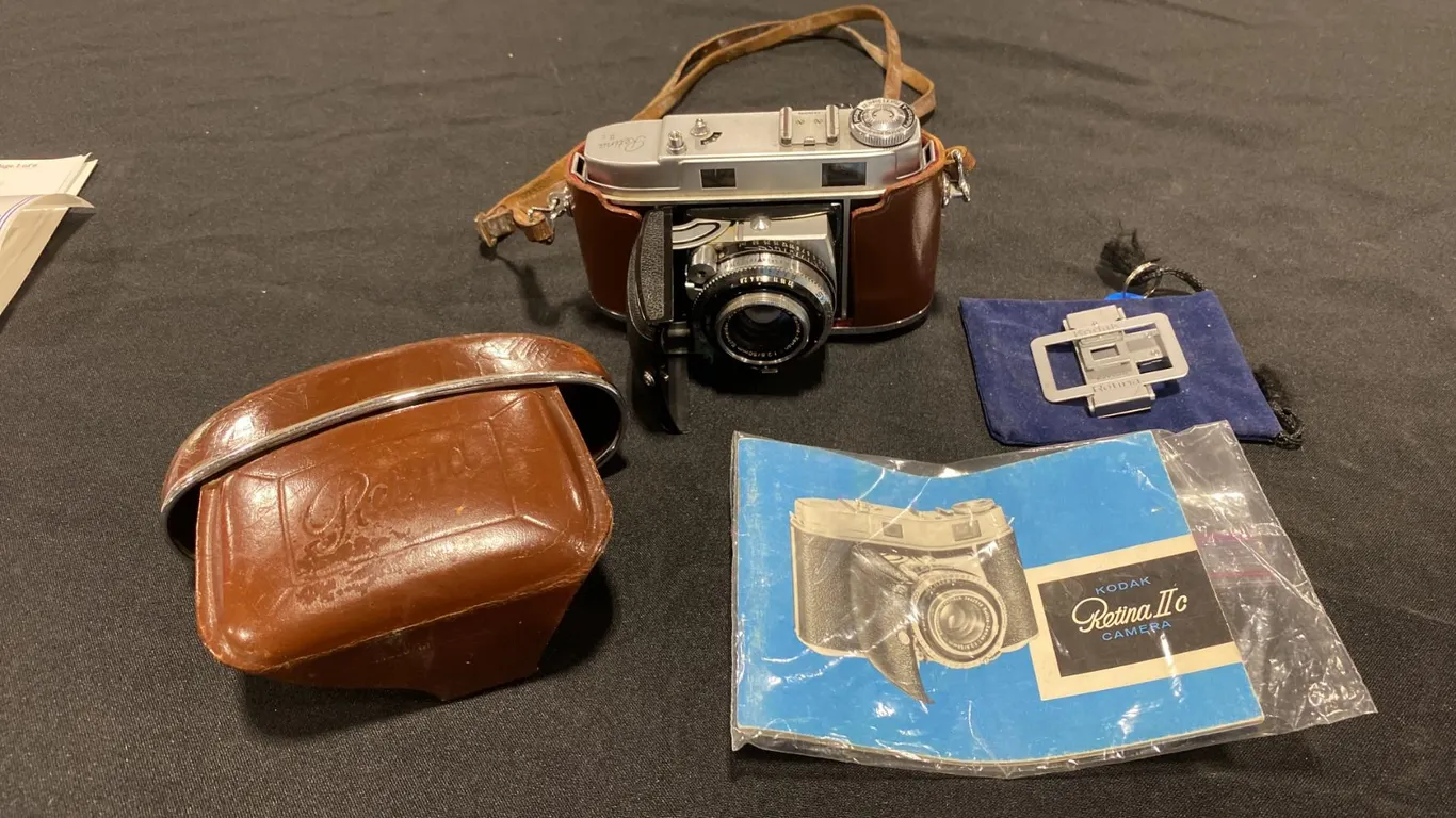KODAK RETINA IIC 35MM FILM CAMERA WITH ORIGINAL CASE (MADE IN USA)