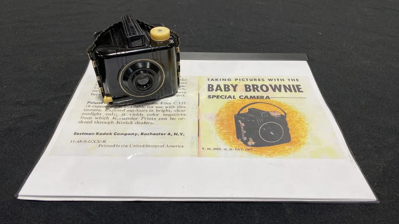 KODAK BABY BROWNIE SPECIAL CAMERA (MADE IN USA)