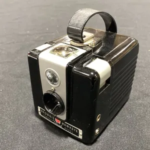 KODAK BROWNIE HAWKEYE FLASH MODEL 120 FILM SPOOL CAMERA