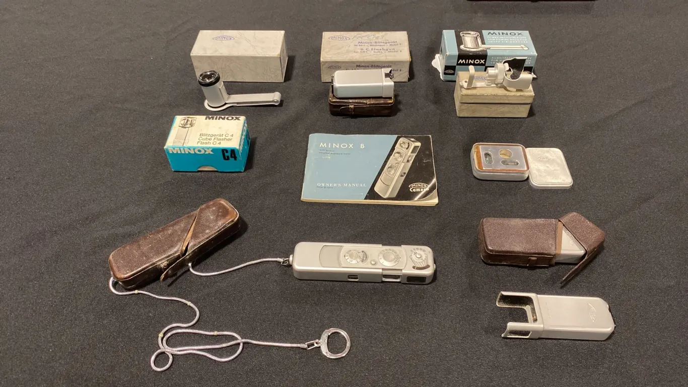 MINOX B SUBMINIATURE "SPY" CAMERA WITH ASSORTED ACCESSORIES (MADE IN GERMANY)