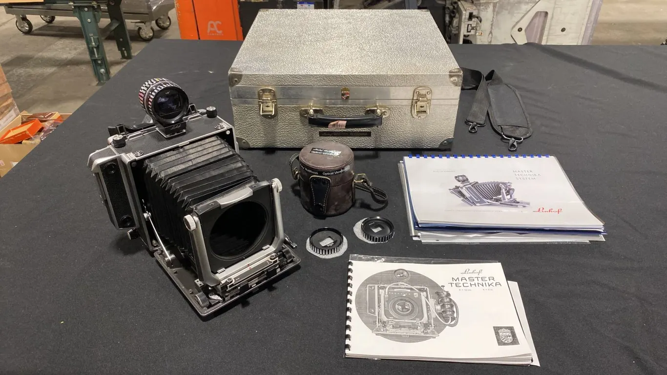 LINHOF TECHNIKA 4X5 FIELD CAMERA WITH LINHOF MULTIFOCUS OPTICAL VIEWFINDER (NO LENS)