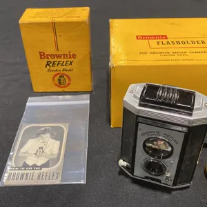 KODAK BROWNIE REFLEX SYNCHRO MODEL MID CENTURY (TLR) BOX CAMERA