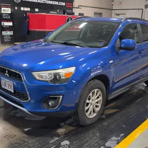 2015  Mitsubishi  RVR
