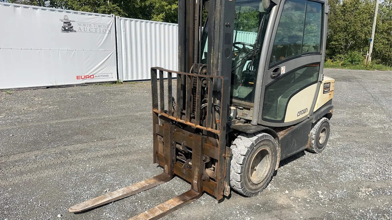 Crown C51050-65 Forklift with Full Cab (tank not included)