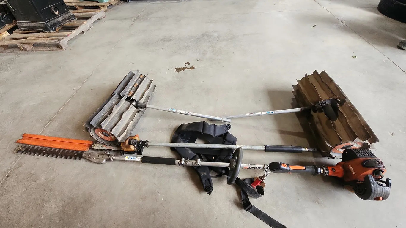 Lot of Echo Sweepers/Pole Hedge Trimmer/Chainsaw