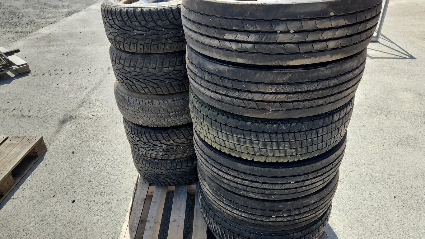 Lot of Assorted Tires/Rims