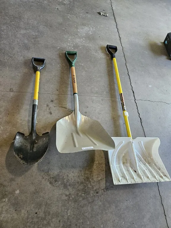 Three Shovels: Truper Aluminum Scoop, Spade, Poly Snow Shovel