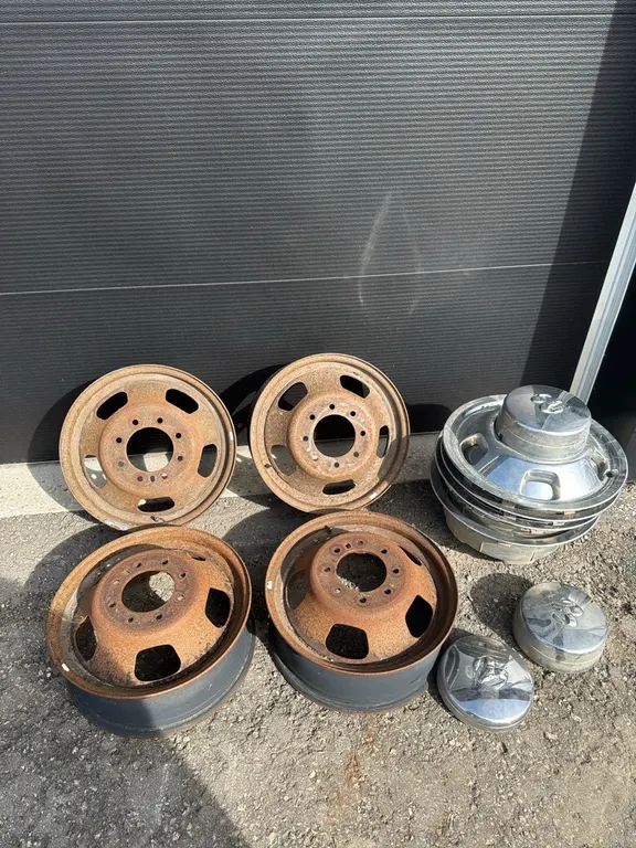 Dodge dually rims amd hubcaps