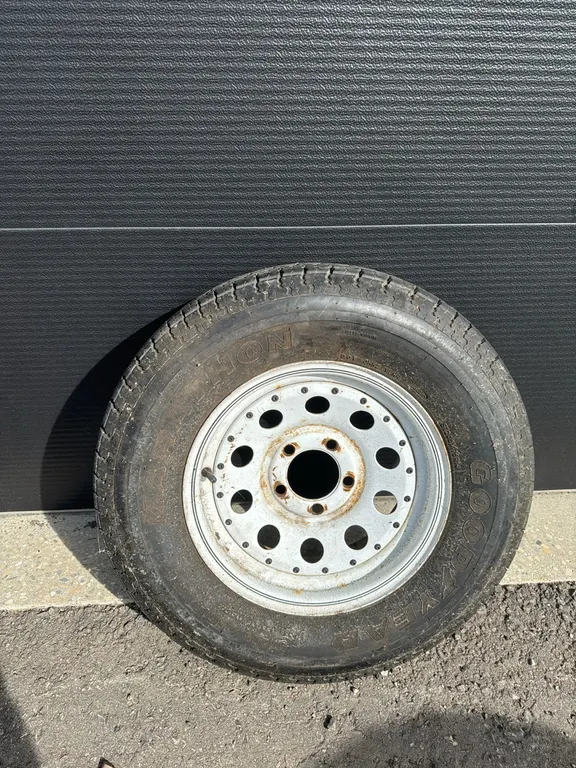 205/75r14 trailer tire amd rim