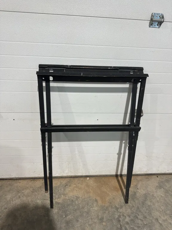 Folding DeEalt table saw stand