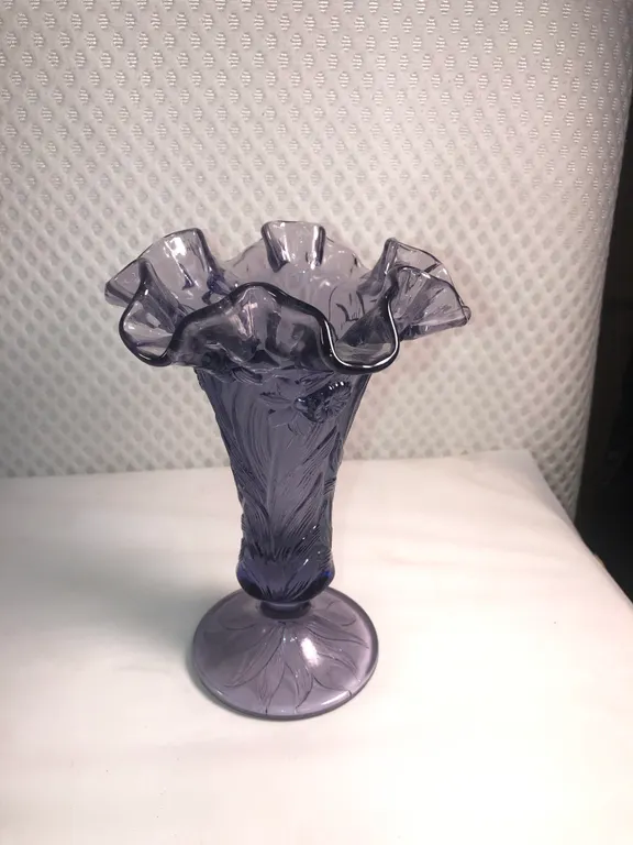 Fenton Purple Amethyst Daffodil Pattern Glass Vase