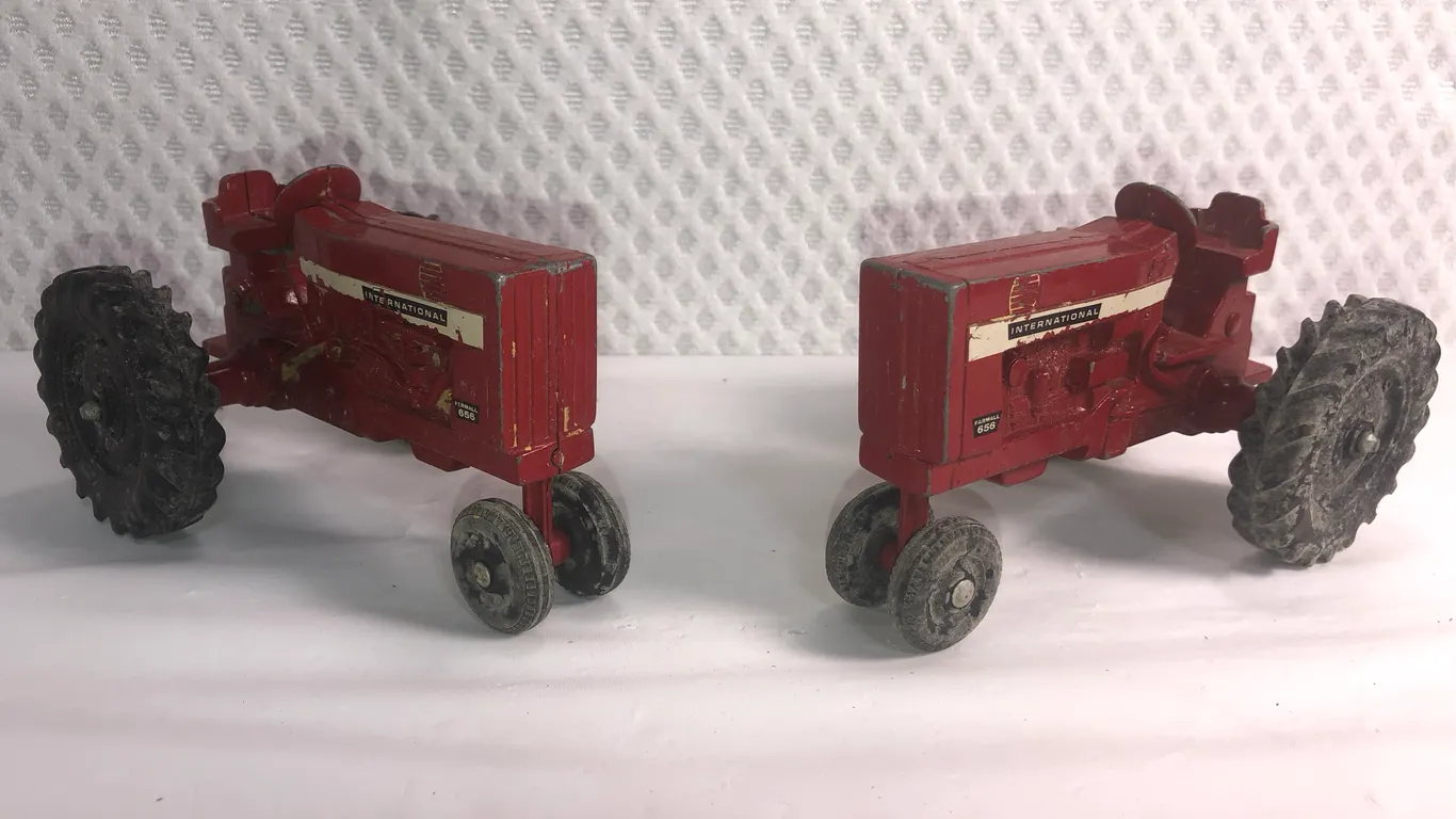 Vintage ERTL Diecast Metal International Farmall 656 Pair