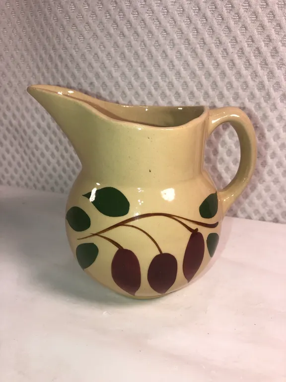 Watt Pottery American Red Bud Teardrop #15 Pitcher