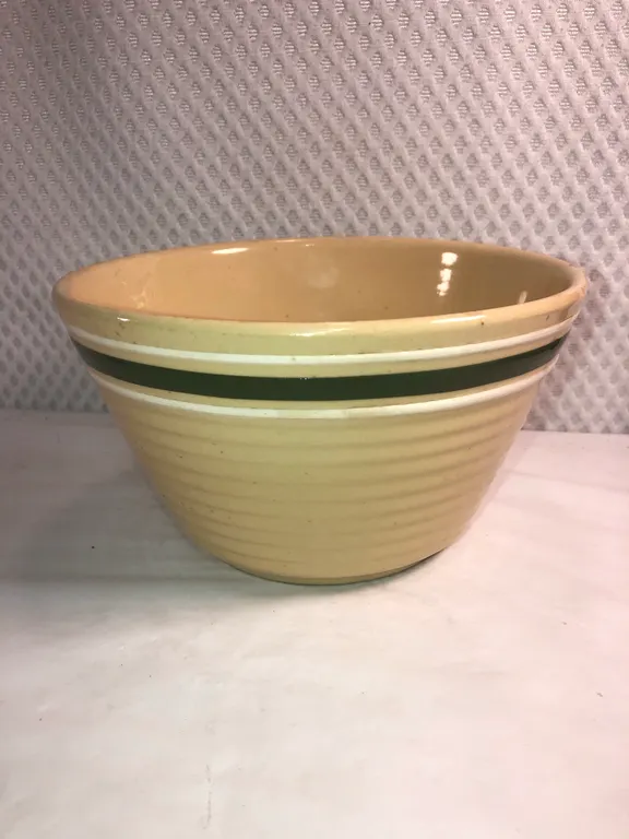 Watt Pottery Ribbed Green #8 Bowl