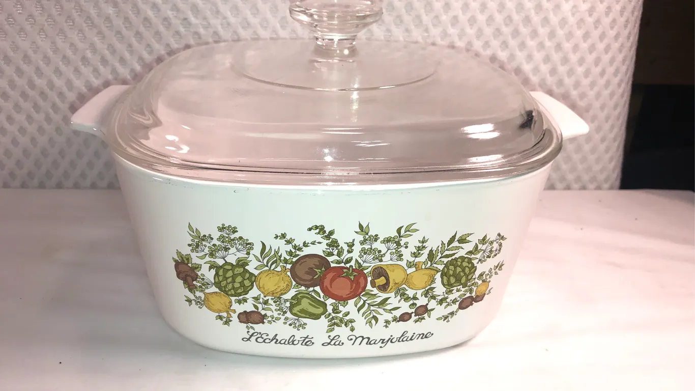 Vintage Corning Ware 3 Quart Casserole Dish