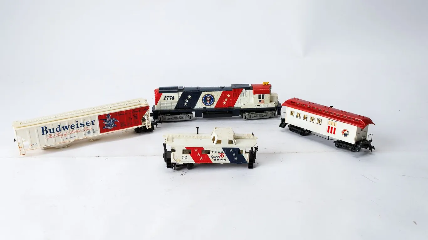 HO Scale Spirt of 76 Model Train Locomotive and Cars