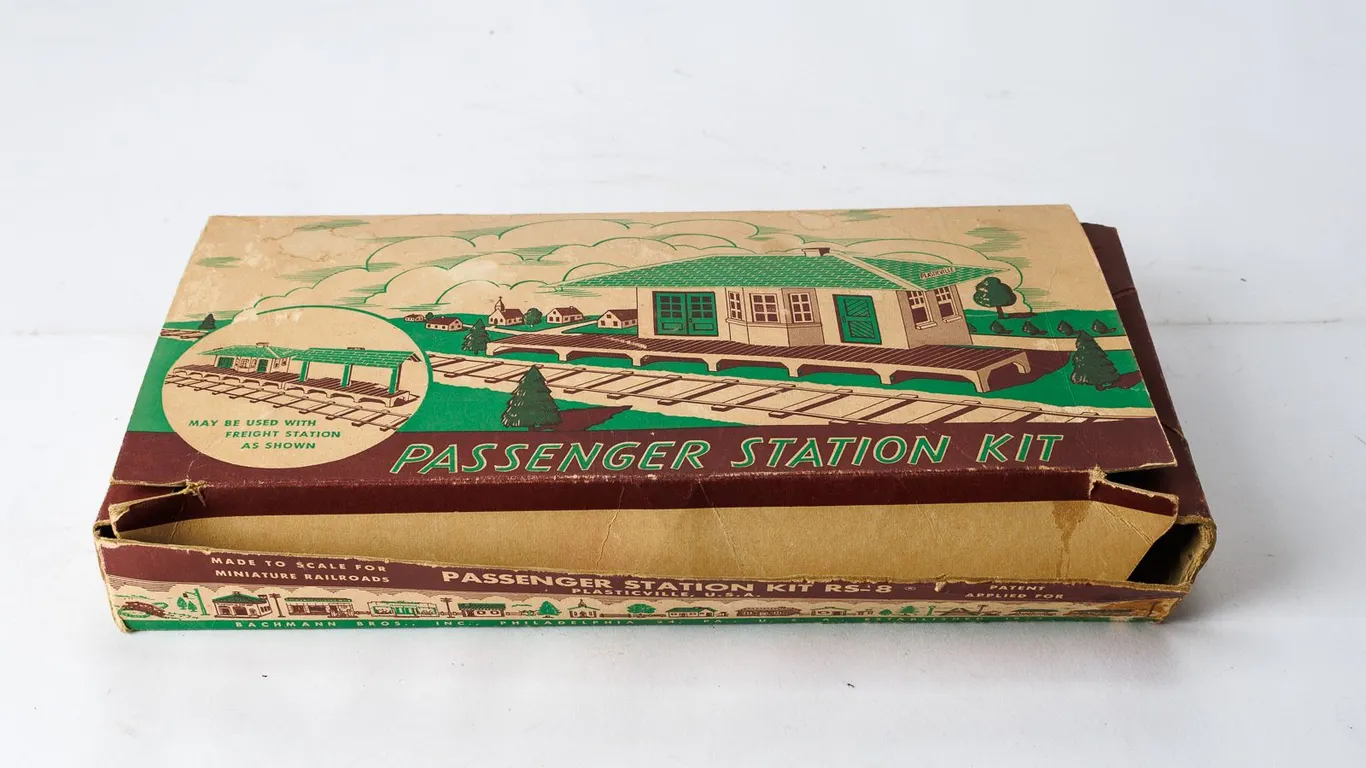 Vintage Bachmann "Passenger Station" Plasticville Model Kit