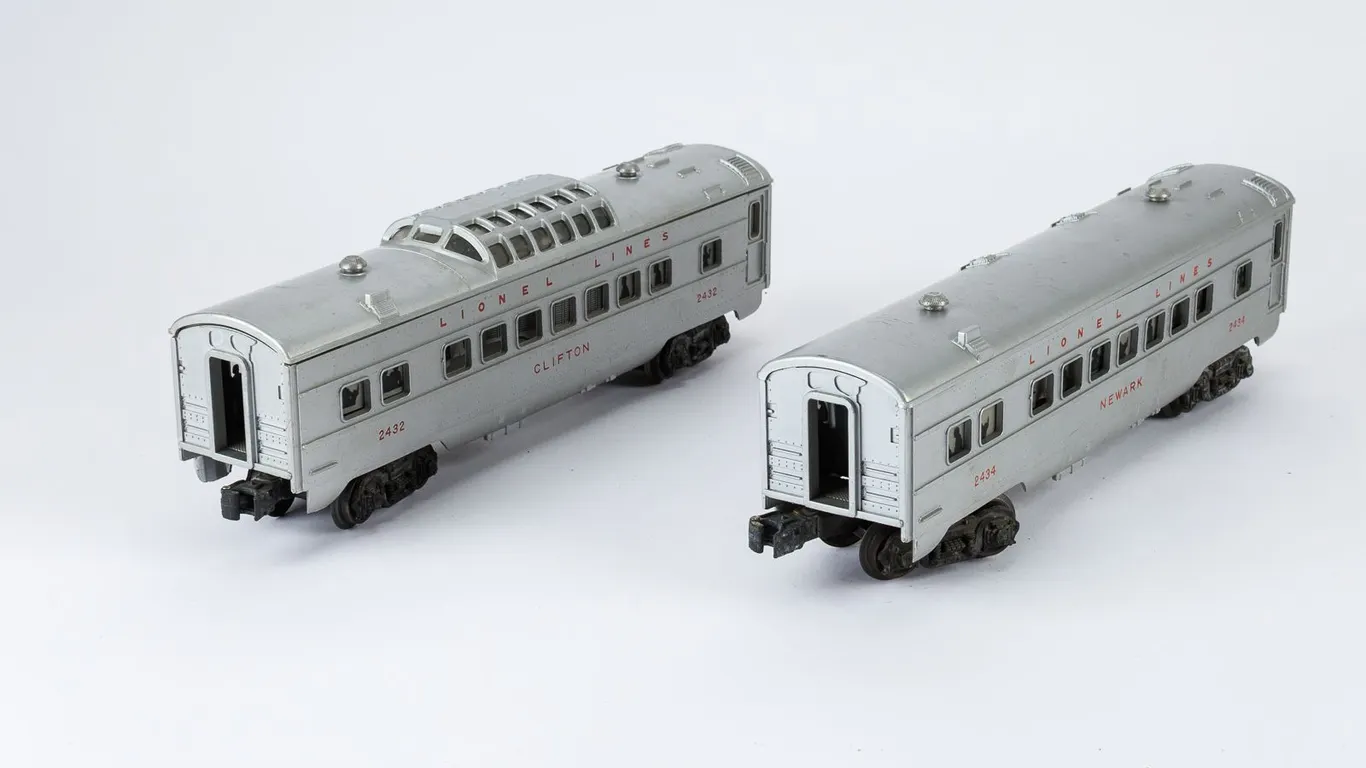 Vintage Lionel O Gauge Train Cars Clifton and Newark