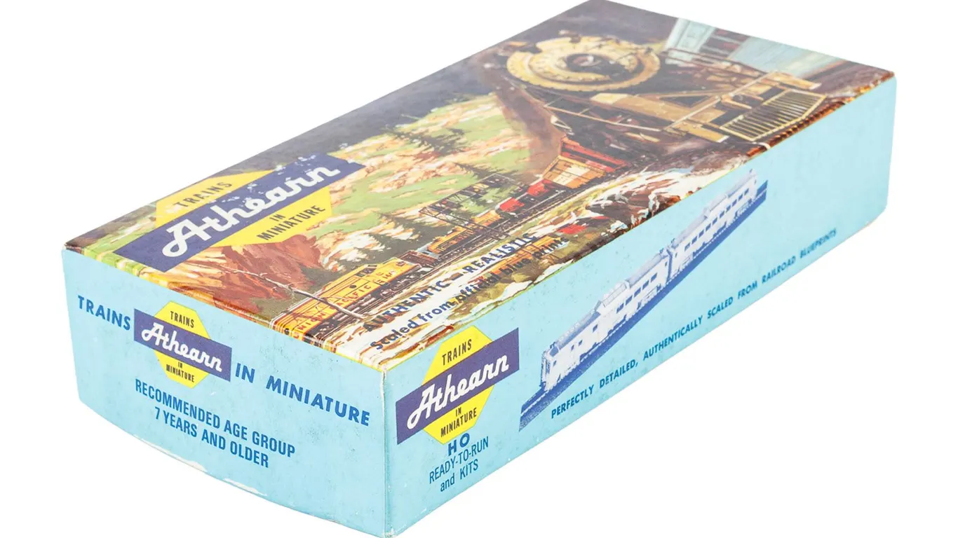 Athearn HO Scale Train Cars and Track
