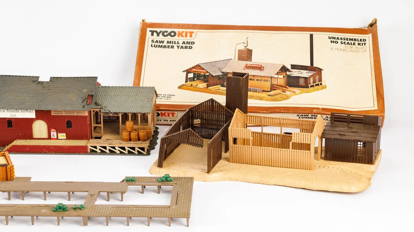 HO Scale Model Train Building Parts and Pieces