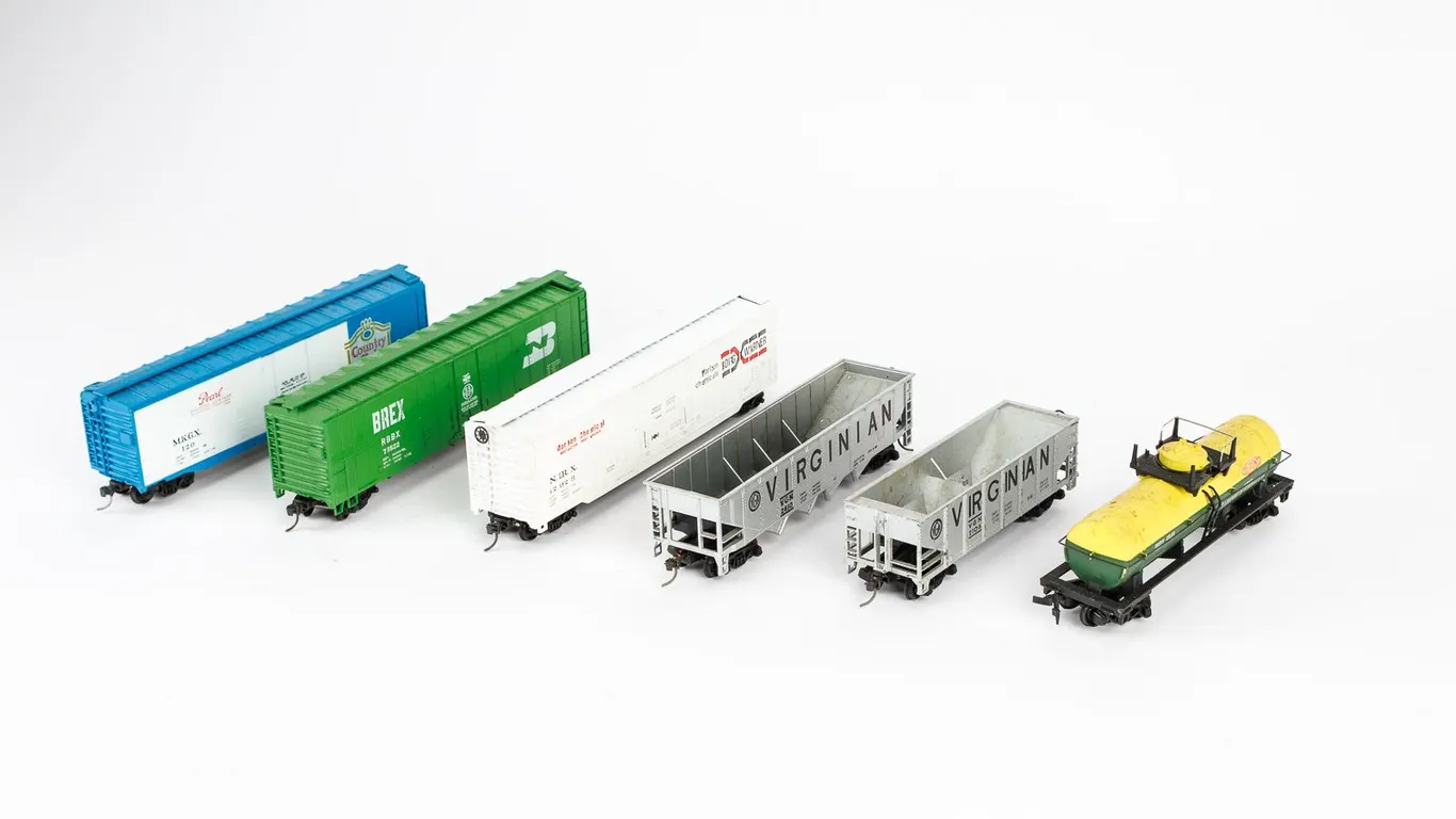 Vintage HO Scale Model Train Freight Cars - Virginian, Burlington Northern, DuPont & More
