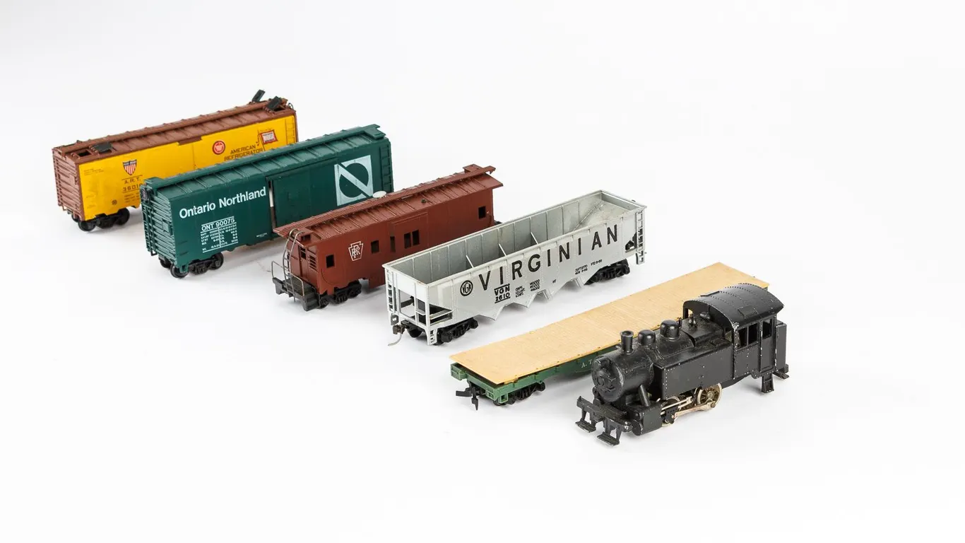 Vintage HO Scale Model Train Lot - Locomotive, Freight Cars, Virginian Hopper & Caboose