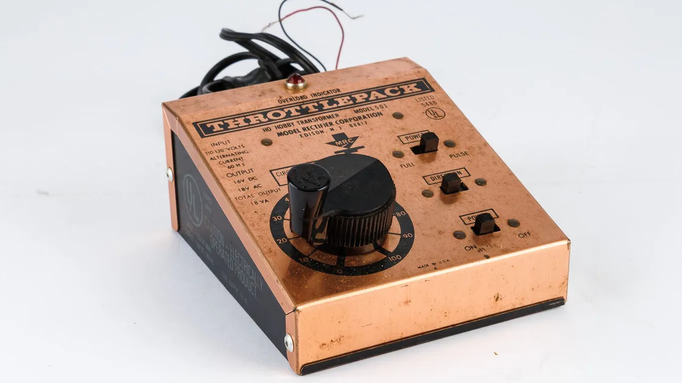 Vintage MRC Throttlepack Model 501 HO Hobby Transformer Power Control Unit
